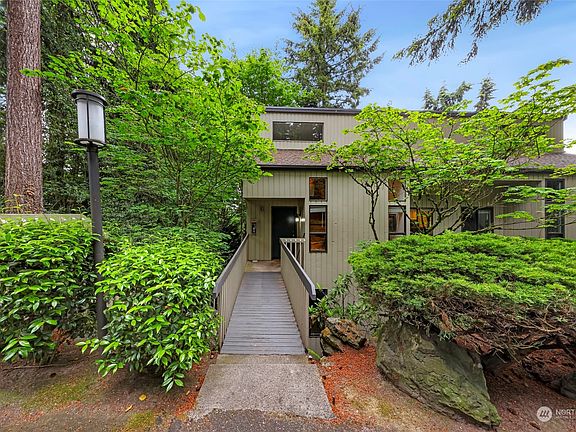 2nd image of 10925 NE 37th Place #2