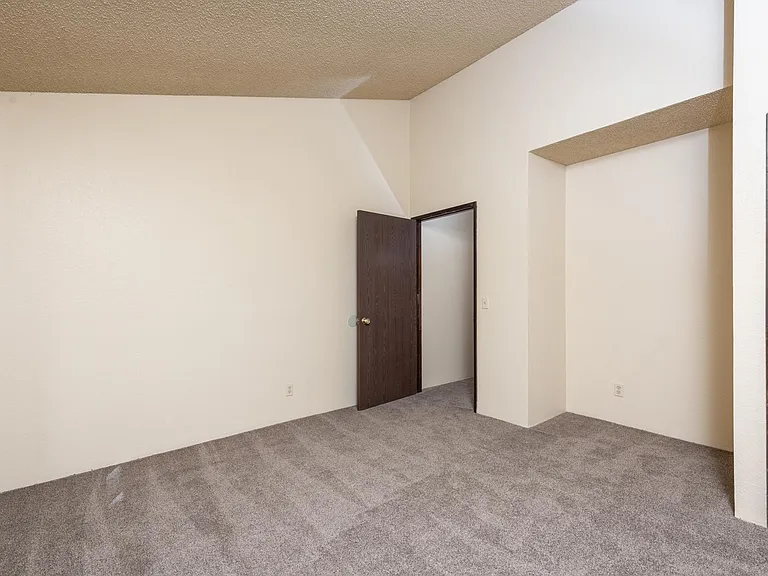 Coddingtown Mall Apartments — Photo 9