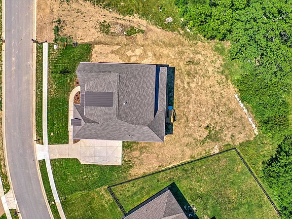 3rd image of 1020 Lawson Ln