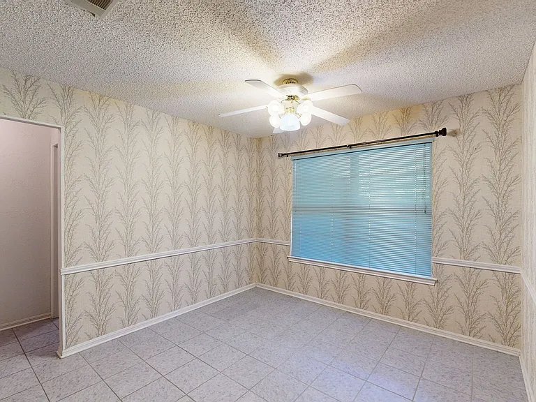1711 Redwood Dr — Photo 11