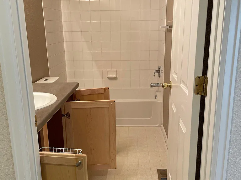 Second Bathroom, upstairs