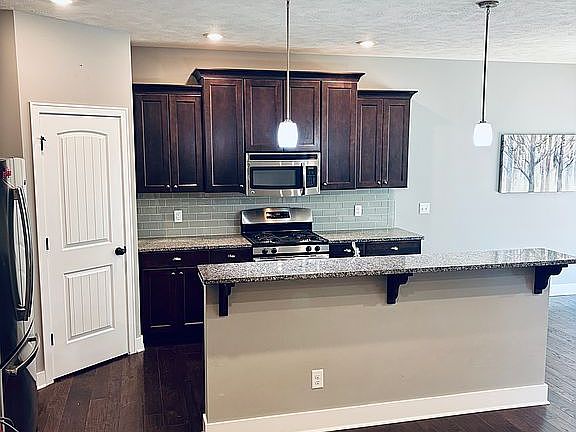 3rd image of 505 W Abbey Mill Dr SE