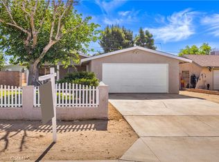 3316 Roxbury St, Rosamond, CA 93560