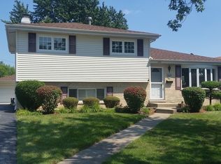 125 S Highview Ave, Addison, IL 60101