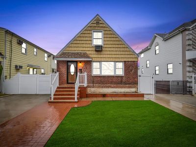80-60 268 Street, Glen Oaks, NY, 11004