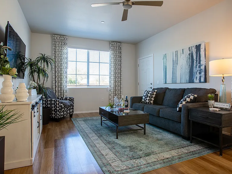 San Stefano Townhomes — Photo 10