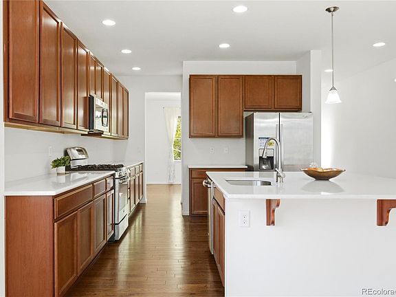 3rd image of 315 Golden Gate Drive