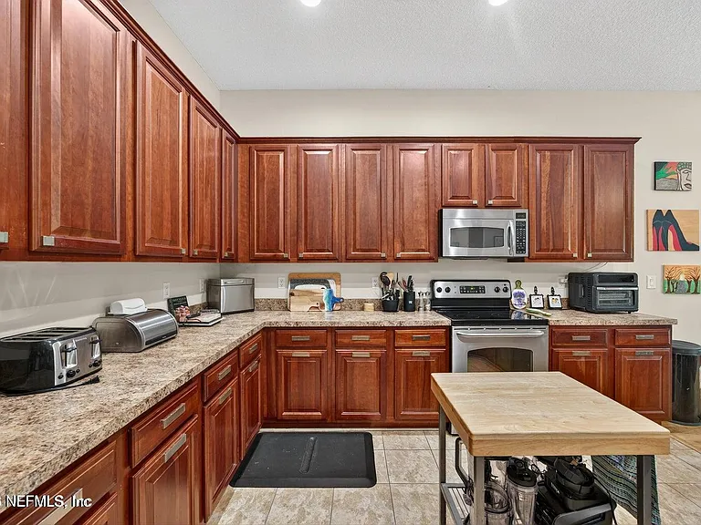 601 Reflection Cove Rd — Photo 10