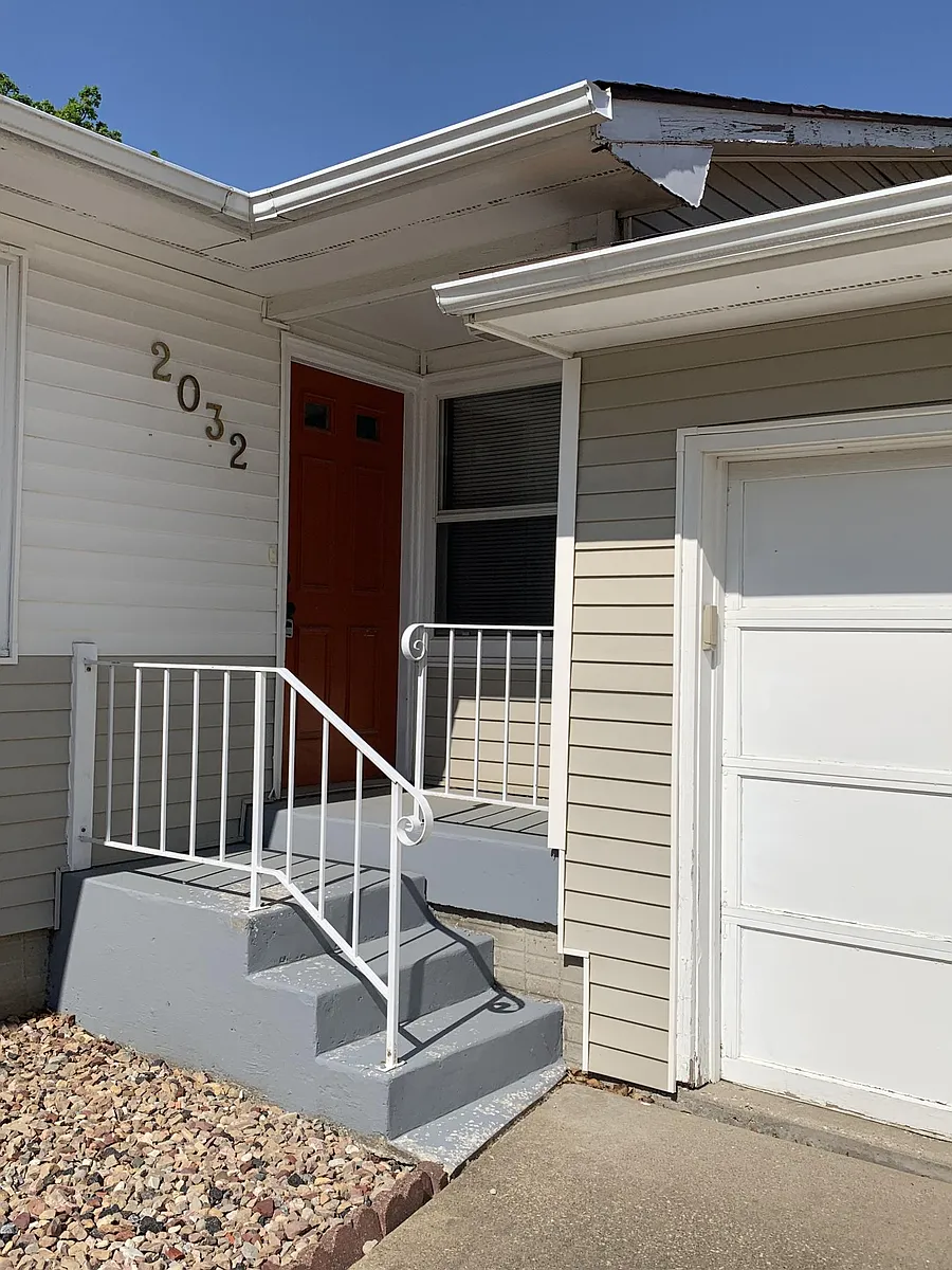 Building Photo - 2032 E 38th Street Pl