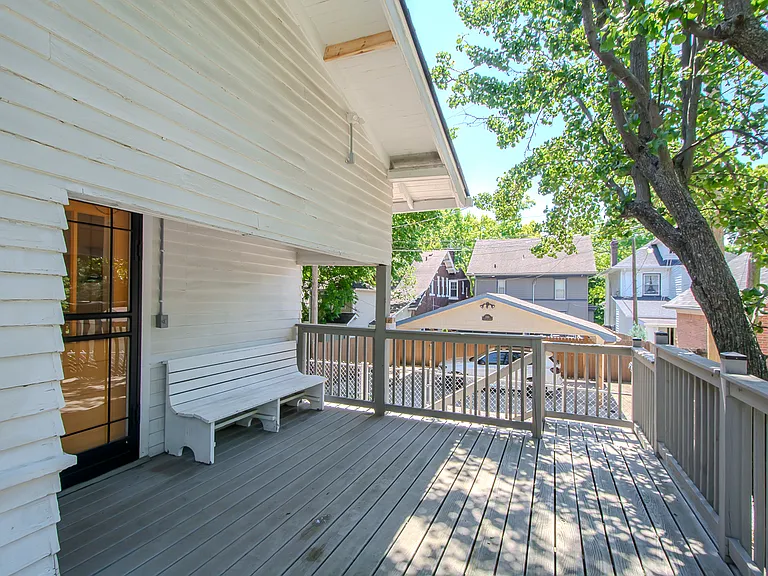 1613 Edgeland Ave — Photo 20