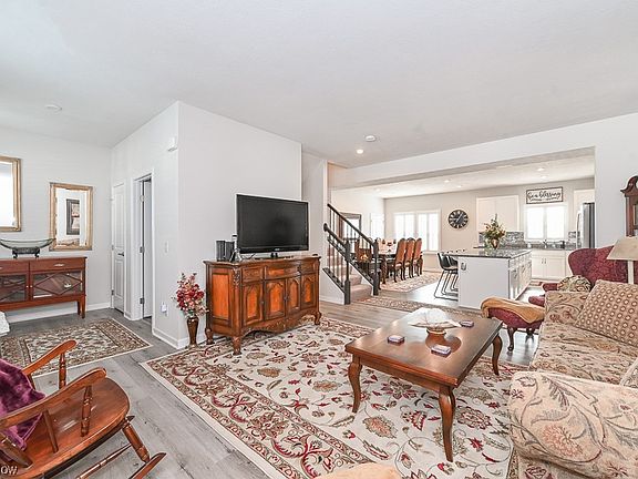 2nd image of 4007 N Steels Cir