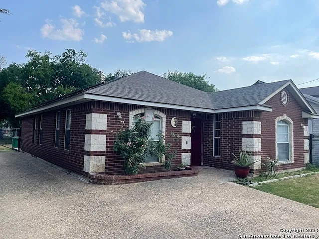 3 bed, 2.0 bath, 1266 sqft, $1,700 — Photo 2