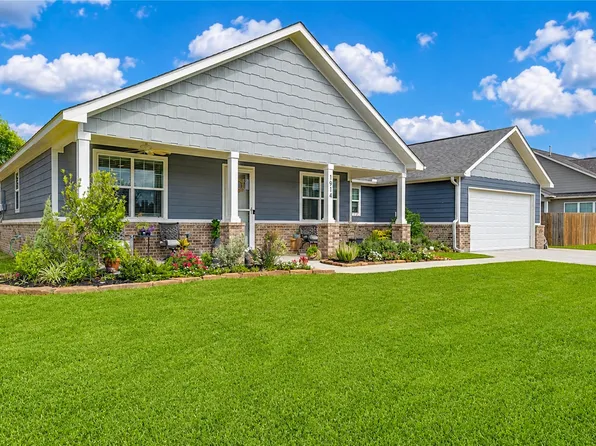 1914 Lynn St, El Campo, TX 77437