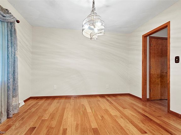 5th image of 5800 Lockwood Blvd