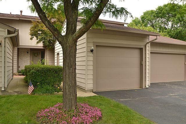 1st image of 132 Windsor Dr
