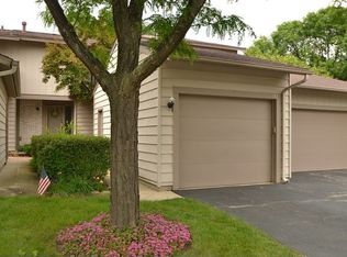 132 Windsor Dr, Vernon Hills, IL 60061