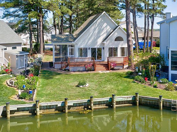2nd image of 2 Waters Edge Ct