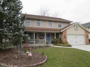 3409 Fountain Lake Dr, Bloomington, IL 61704