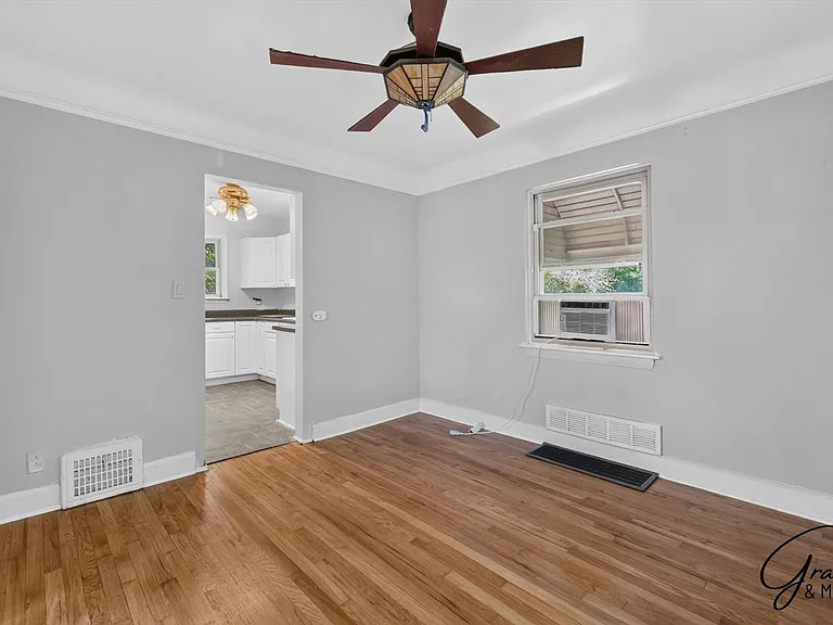 5911 Somerset Ave — Photo 6