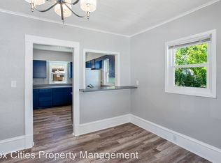 916 W 9th Ave, Oshkosh, WI 54902