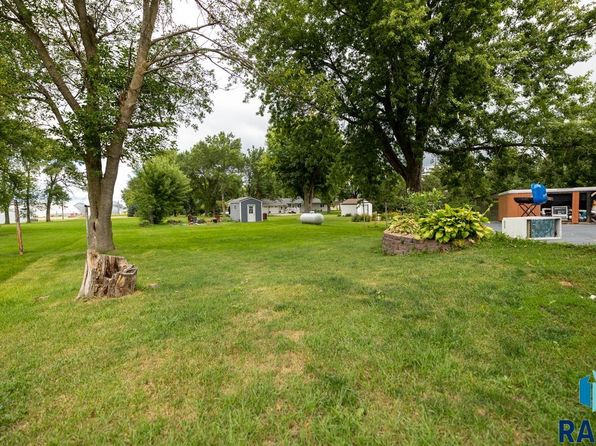 11970 111th St, Leota, MN 56153