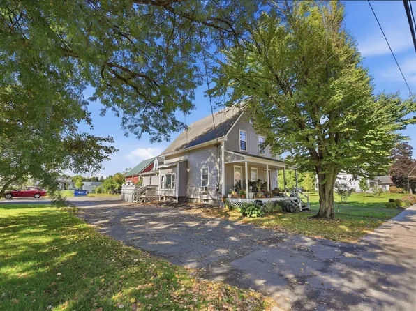 30 Sugarloaf St, South Deerfield, MA 01373