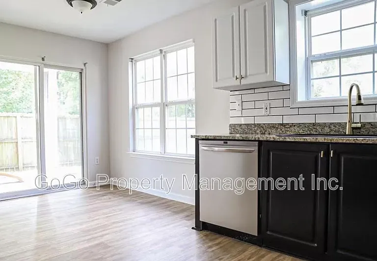 105 Fairview Lake Way — Photo 4
