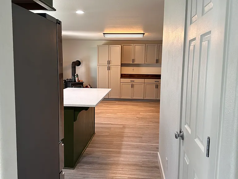 Allen Ave — Photo 17