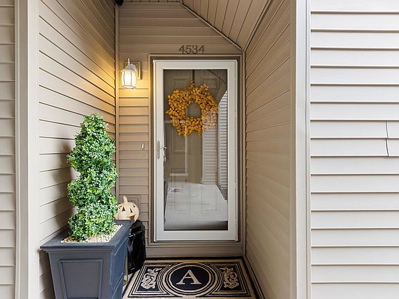 3rd image of 4534 N Thornhill Dr