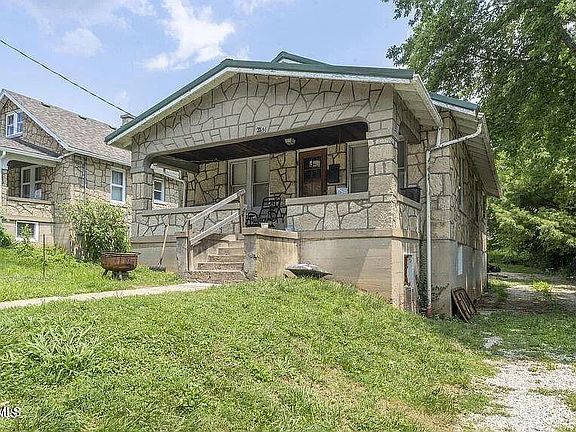 2nd image of 215 Dunford St