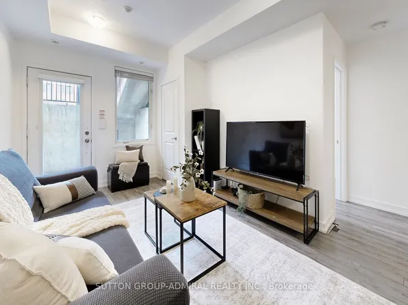 867 Wilson Ave #1B, Toronto, ON M3K 0A4