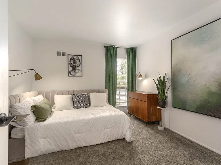 Hunters Ridge — Photo 19
