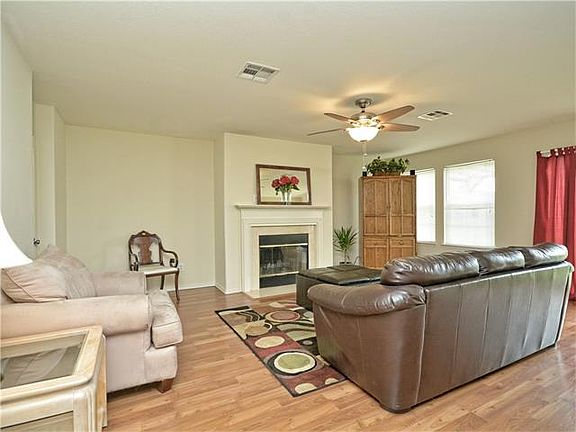 5th image of 505 Paladine Pl