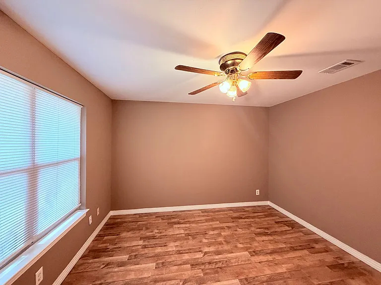 5915 Sunshine Dr — Photo 17