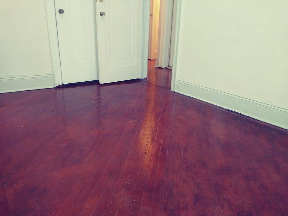 1st image of 2413 33rd St Floor 2