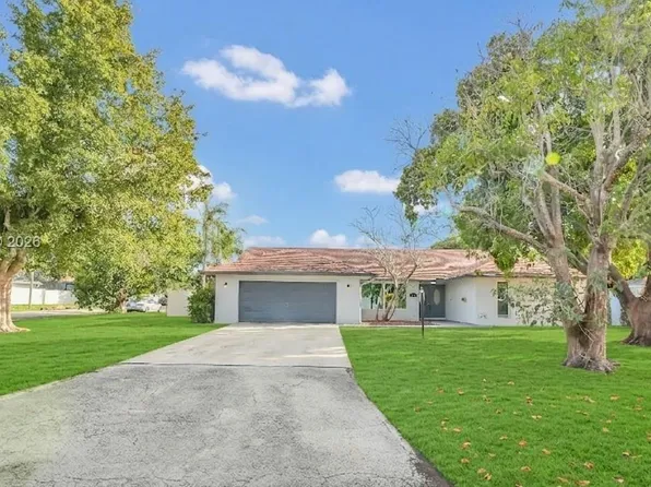 620 NE 2nd St, Pompano Beach, FL 33060