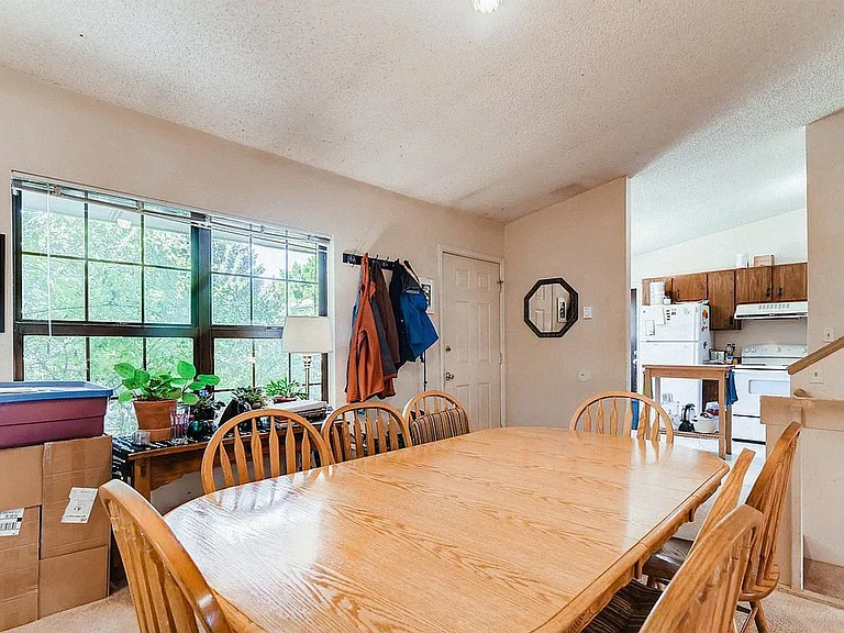 1432 Edgewood Ct — Photo 4