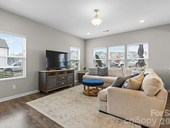 4th image of 209 Shay Crossing Rd