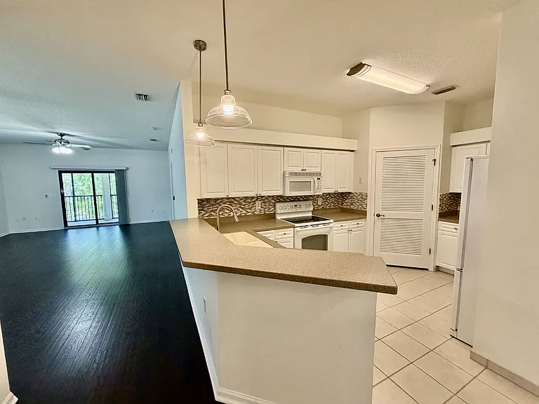 104 Laurel Wood Way #202 — Photo 11