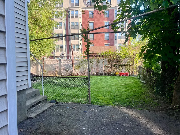 18 West St #1 — Photo 13