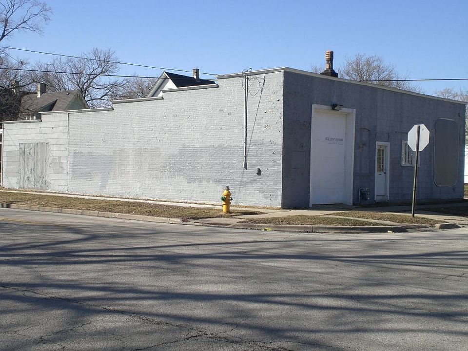 Corner Street View