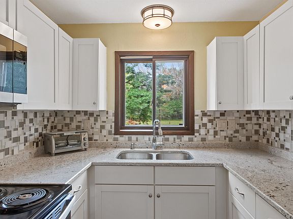 5th image of 289 Cranbrook Ct