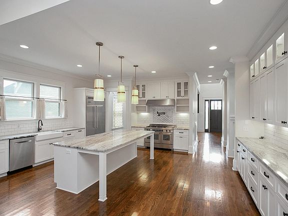 5th image of 2705 Brightwood Ave