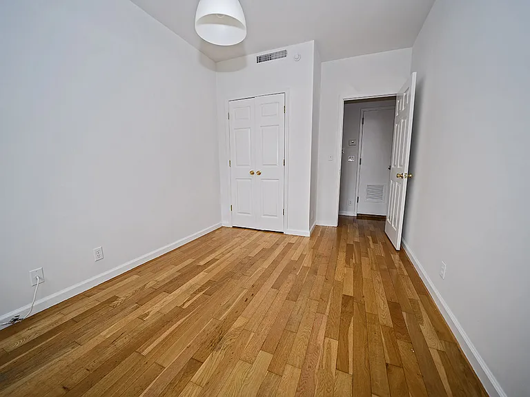 543 Kosciuszko St #3F — Photo 9