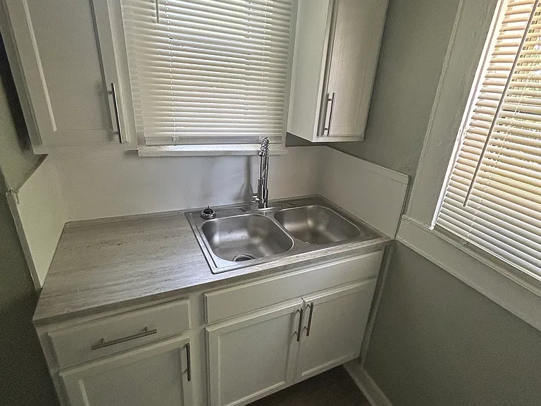 506 Maple St #2 — Photo 5
