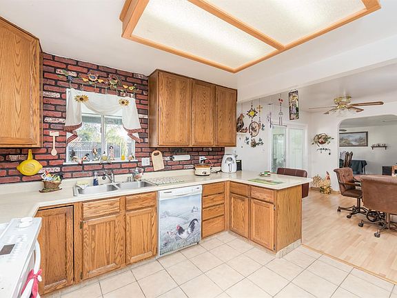 5th image of 3848 Lynhurst Way