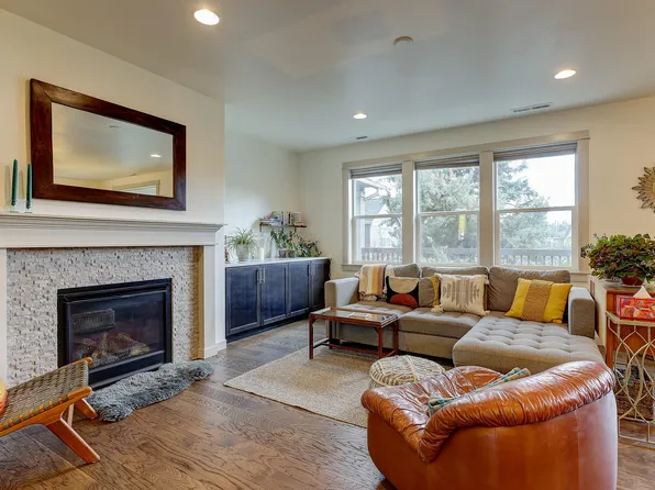 20229 NW Sundowner Ln, Bend, OR 97703