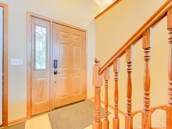3rd image of 220 Evergreen St