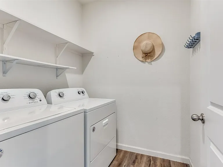 6536 Trident Ct — Photo 14
