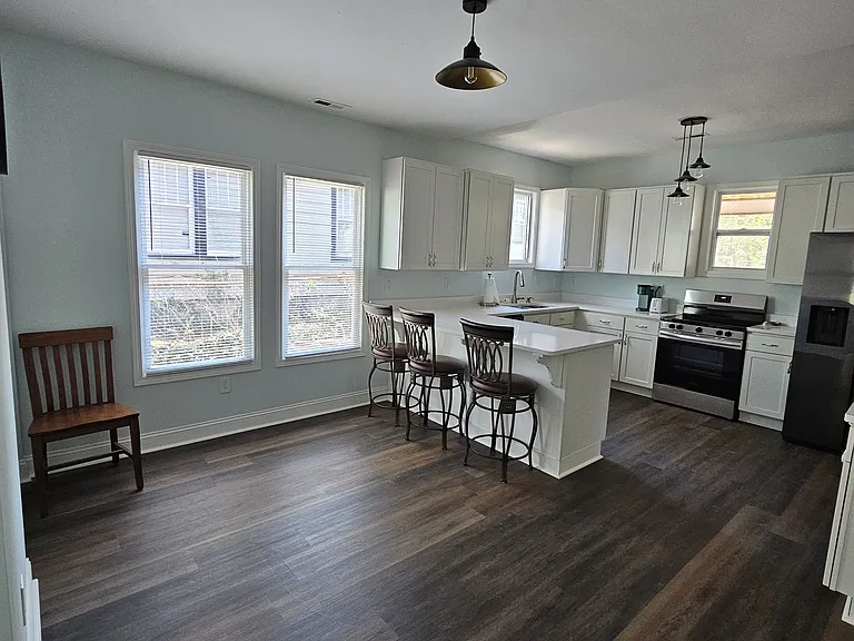 619 W Bell St #A — Photo 8